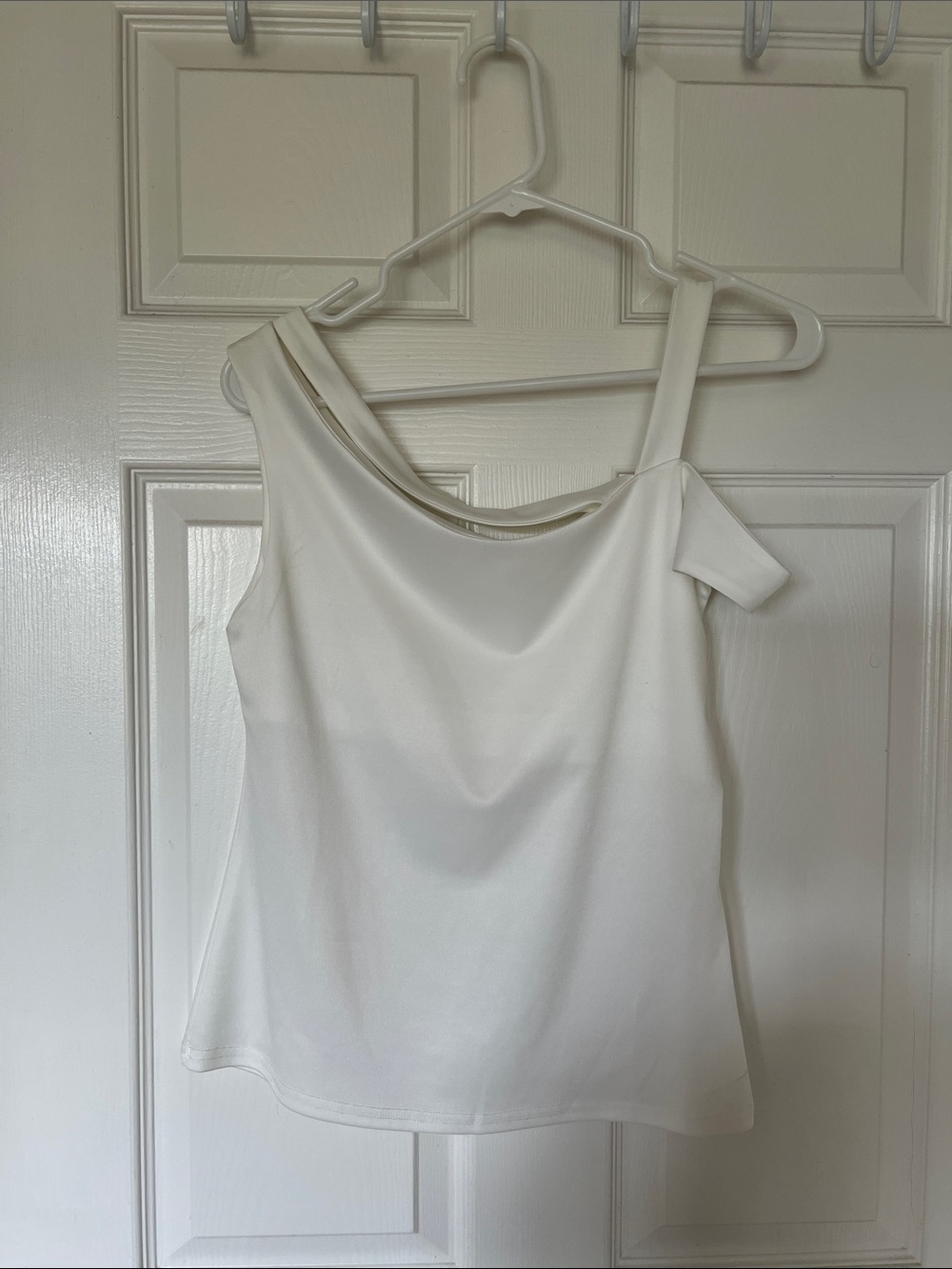 One-Shoulder Ivory Tank Top with Twist Strap